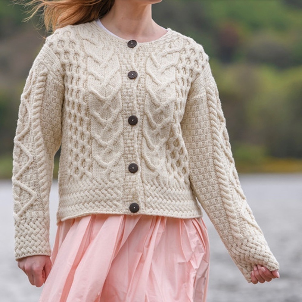Aran Sweater Market Sweater Women’s Small 100% Merino Wool Cable Knit Cardigan